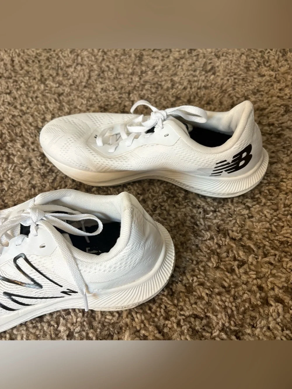 New Balance DynaSoft Pro Run V2 Running Shoes in White Size Women’s 8